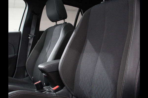 Opel Corsa 1.2 Turbo Sport Edition Climate control | Cruise control | Panoramadak | Achteruitrijcamera | Parkeersensoren | Stuurverwarming | Stoelverwarming | Apple Carplay/ Android Auto