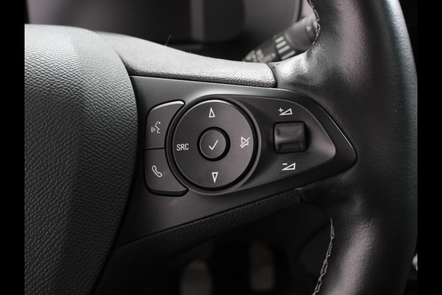 Opel Corsa 1.2 Turbo Sport Edition Climate control | Cruise control | Panoramadak | Achteruitrijcamera | Parkeersensoren | Stuurverwarming | Stoelverwarming | Apple Carplay/ Android Auto