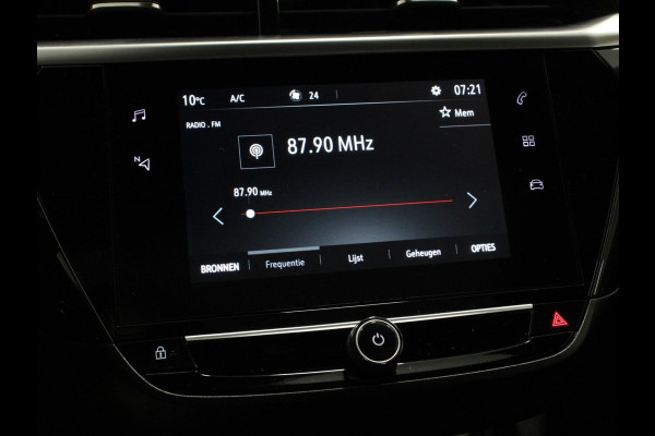 Opel Corsa 1.2 Turbo Sport Edition Climate control | Cruise control | Panoramadak | Achteruitrijcamera | Parkeersensoren | Stuurverwarming | Stoelverwarming | Apple Carplay/ Android Auto