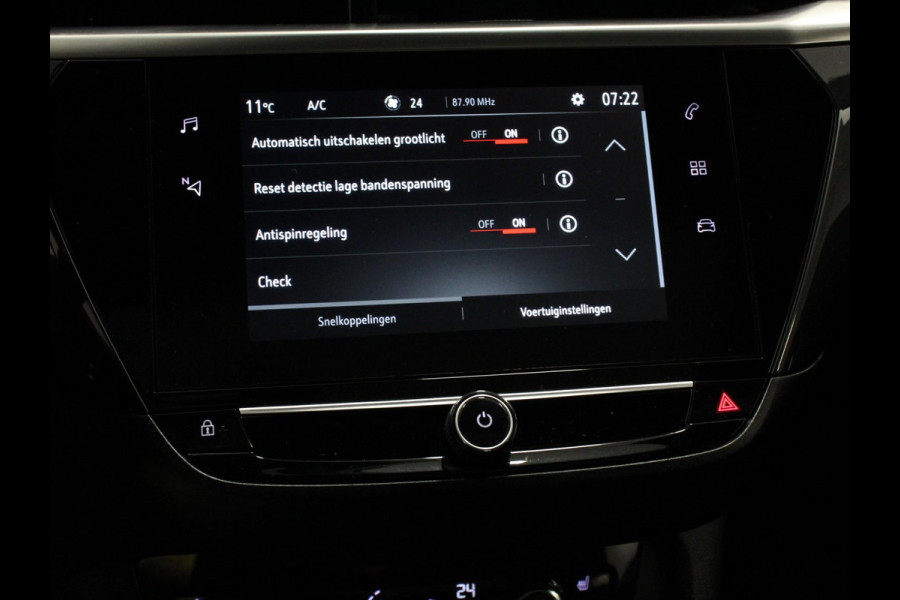 Opel Corsa 1.2 Turbo Sport Edition Climate control | Cruise control | Panoramadak | Achteruitrijcamera | Parkeersensoren | Stuurverwarming | Stoelverwarming | Apple Carplay/ Android Auto