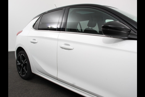 Opel Corsa 1.2 Turbo Sport Edition Climate control | Cruise control | Panoramadak | Achteruitrijcamera | Parkeersensoren | Stuurverwarming | Stoelverwarming | Apple Carplay/ Android Auto