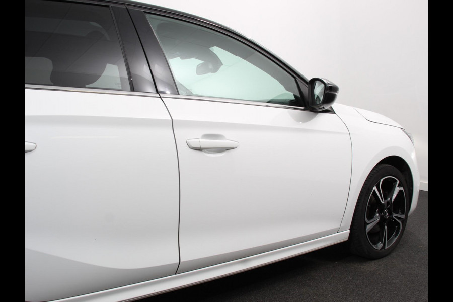 Opel Corsa 1.2 Turbo Sport Edition Climate control | Cruise control | Panoramadak | Achteruitrijcamera | Parkeersensoren | Stuurverwarming | Stoelverwarming | Apple Carplay/ Android Auto