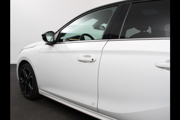 Opel Corsa 1.2 Turbo Sport Edition Climate control | Cruise control | Panoramadak | Achteruitrijcamera | Parkeersensoren | Stuurverwarming | Stoelverwarming | Apple Carplay/ Android Auto