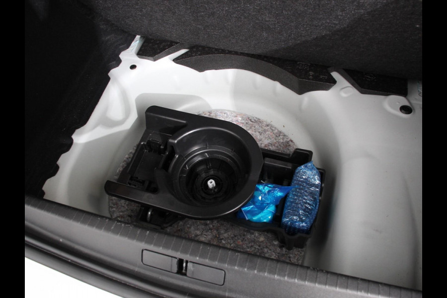 Opel Corsa 1.2 Turbo Sport Edition Climate control | Cruise control | Panoramadak | Achteruitrijcamera | Parkeersensoren | Stuurverwarming | Stoelverwarming | Apple Carplay/ Android Auto