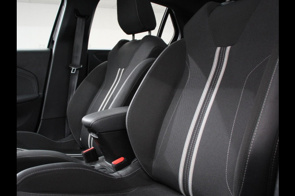 Opel Corsa 1.2 Turbo Sport Edition Climate control | Cruise control | Panoramadak | Achteruitrijcamera | Parkeersensoren | Stuurverwarming | Stoelverwarming | Apple Carplay/ Android Auto