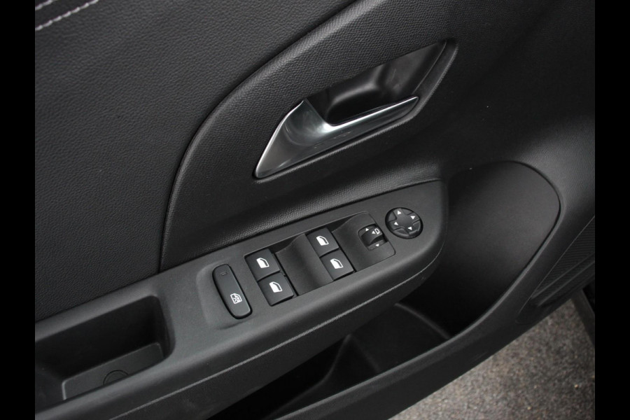 Opel Corsa 1.2 Turbo Sport Edition Climate control | Cruise control | Panoramadak | Achteruitrijcamera | Parkeersensoren | Stuurverwarming | Stoelverwarming | Apple Carplay/ Android Auto