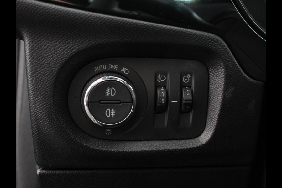 Opel Corsa 1.2 Turbo Sport Edition Climate control | Cruise control | Panoramadak | Achteruitrijcamera | Parkeersensoren | Stuurverwarming | Stoelverwarming | Apple Carplay/ Android Auto