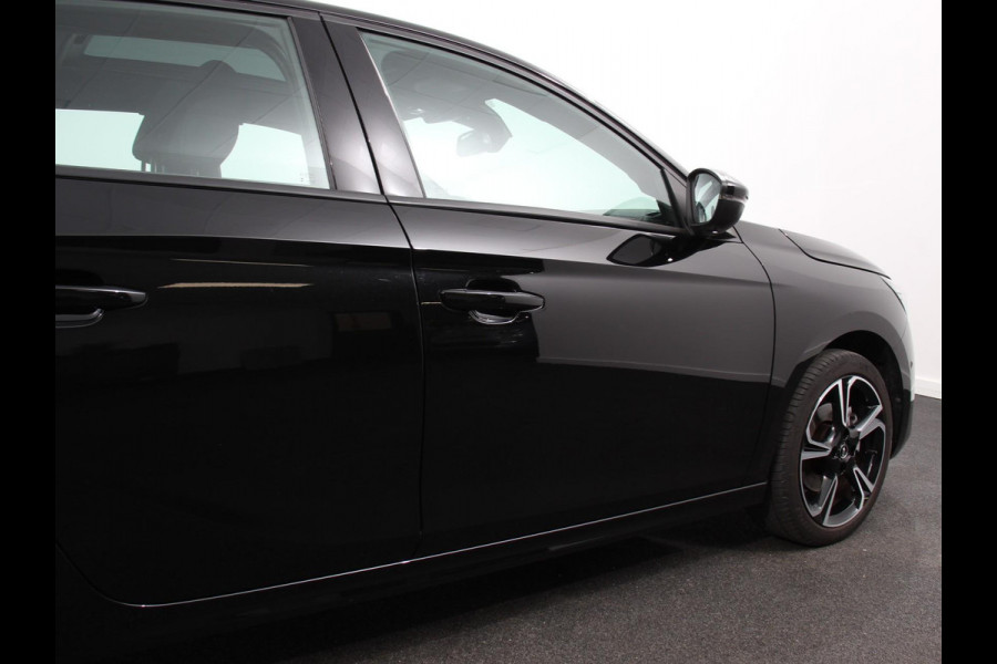 Opel Corsa 1.2 Turbo Sport Edition Climate control | Cruise control | Panoramadak | Achteruitrijcamera | Parkeersensoren | Stuurverwarming | Stoelverwarming | Apple Carplay/ Android Auto