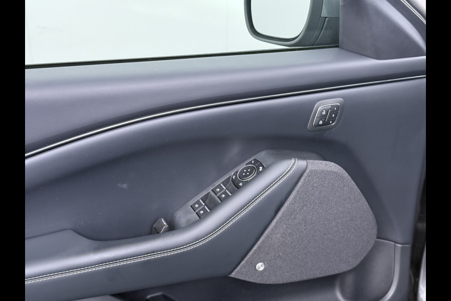 Ford Mustang Mach-E Extended RWD 98 kWh SOH 94% 294pk Pano-Dak Leer+8-weg-Elektr+Verwarmd+Geheugen 360-Camera Bang&Olufsen-HiFi Elektr.Achter Keyless Smartphone-key Dual-Ecc Ford-pass-Connect/Entry Speed-Assist Active-Breaking Blind-Spot-warning Driver-Alerd AB+  LMv LED-Lamp-v+a € 59.000 nieuw Orig.Nederlandse Auto 1e Eigenaar WLTP 610km