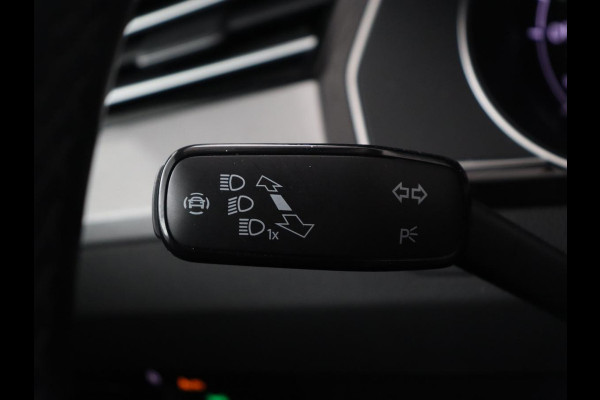 Volkswagen Passat 1.4 TSI PHEV GTE | Trekhaak | Stoelverwarming | Massage | Camera | Carplay | Navigatie | Adaptive cruise | Matrix LED | Parkeerhulp | Climate control | Plug In