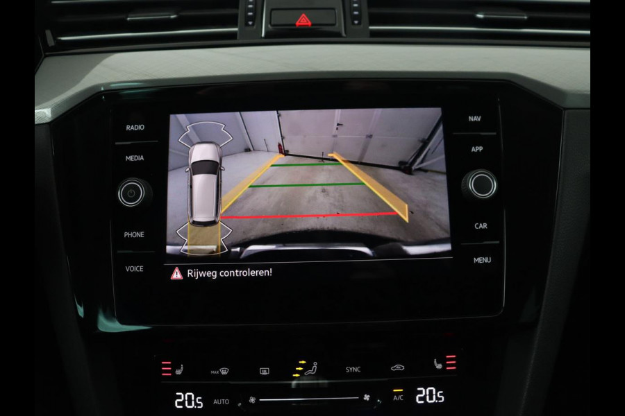 Volkswagen Passat 1.4 TSI PHEV GTE | Trekhaak | Stoelverwarming | Massage | Camera | Carplay | Navigatie | Adaptive cruise | Matrix LED | Parkeerhulp | Climate control | Plug In