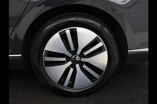Volkswagen Passat 1.4 TSI PHEV GTE | Trekhaak | Stoelverwarming | Massage | Camera | Carplay | Navigatie | Adaptive cruise | Matrix LED | Parkeerhulp | Climate control | Plug In