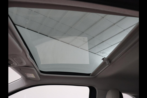 Fiat 500 La Prima 42 kWh | Panoramadak | Adaptive cruise | Leder | Camera | Keyless | Carplay | Parkeerhulp | Full LED | Side Assist | Climate control