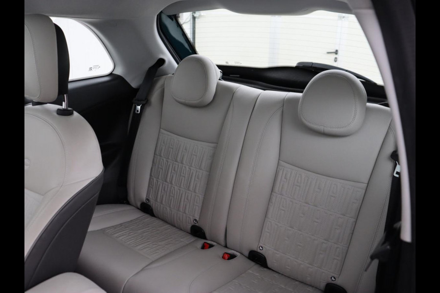 Fiat 500 La Prima 42 kWh | Panoramadak | Adaptive cruise | Leder | Camera | Keyless | Carplay | Parkeerhulp | Full LED | Side Assist | Climate control