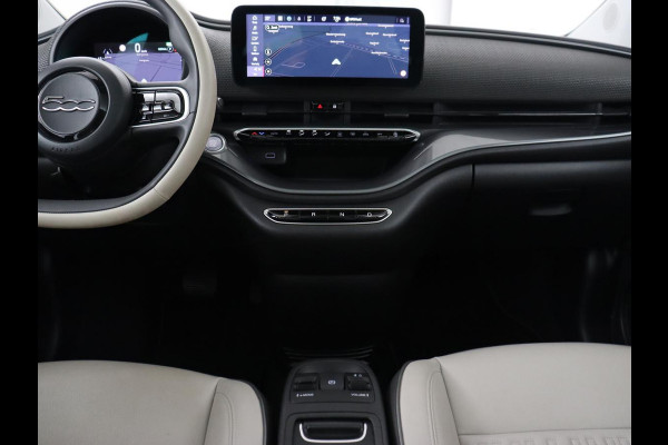 Fiat 500 La Prima 42 kWh | Panoramadak | Adaptive cruise | Leder | Camera | Keyless | Carplay | Parkeerhulp | Full LED | Side Assist | Climate control