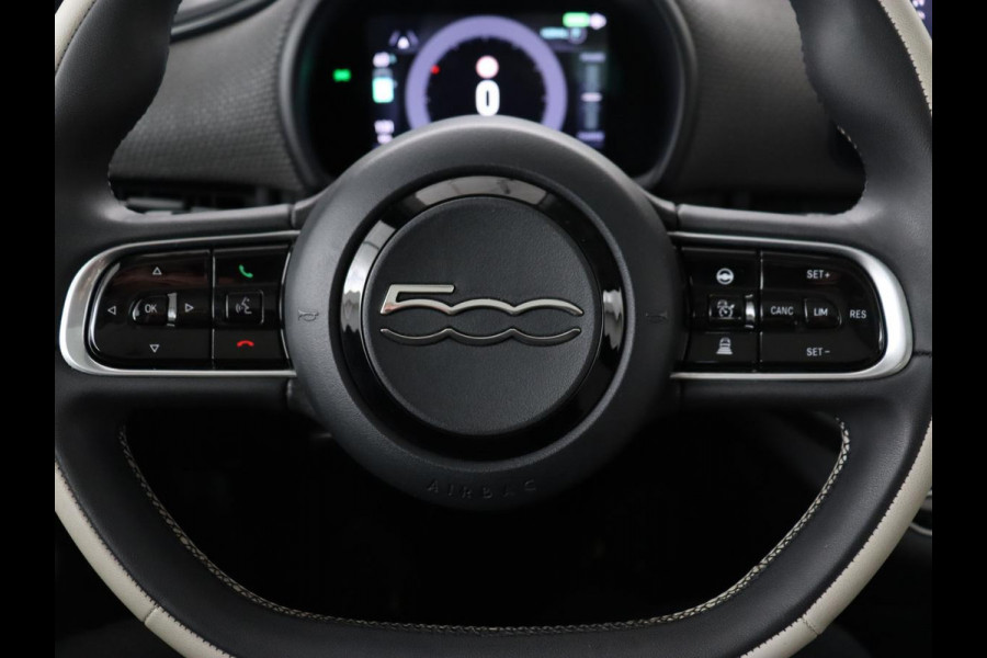 Fiat 500 La Prima 42 kWh | Panoramadak | Adaptive cruise | Leder | Camera | Keyless | Carplay | Parkeerhulp | Full LED | Side Assist | Climate control