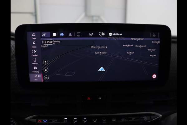 Fiat 500 La Prima 42 kWh | Panoramadak | Adaptive cruise | Leder | Camera | Keyless | Carplay | Parkeerhulp | Full LED | Side Assist | Climate control