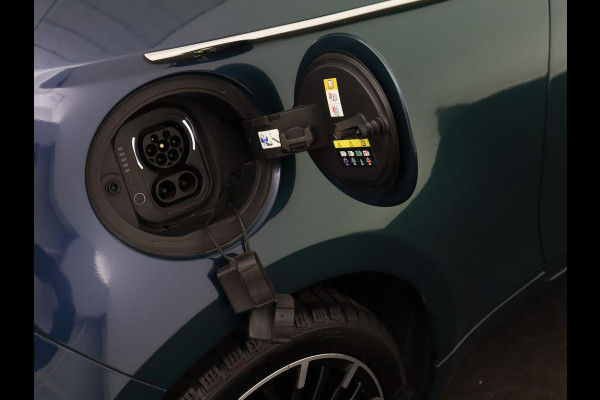 Fiat 500 La Prima 42 kWh | Panoramadak | Adaptive cruise | Leder | Camera | Keyless | Carplay | Parkeerhulp | Full LED | Side Assist | Climate control