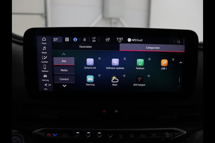 Fiat 500 La Prima 42 kWh | Panoramadak | Adaptive cruise | Leder | Camera | Keyless | Carplay | Parkeerhulp | Full LED | Side Assist | Climate control