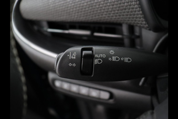 Fiat 500 La Prima 42 kWh | Panoramadak | Adaptive cruise | Leder | Camera | Keyless | Carplay | Parkeerhulp | Full LED | Side Assist | Climate control