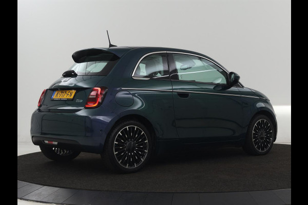 Fiat 500 La Prima 42 kWh | Panoramadak | Adaptive cruise | Leder | Camera | Keyless | Carplay | Parkeerhulp | Full LED | Side Assist | Climate control