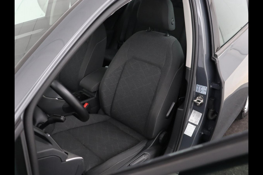 Volkswagen Golf 1.0 TSI Life | Carplay | Navigatie | Adaptive cruise | Sfeerverlichting | Full LED | Climate control | Parkeerhulp | Keyless Start