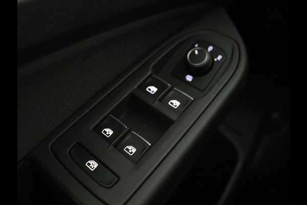 Volkswagen Golf 1.0 TSI Life | Carplay | Navigatie | Adaptive cruise | Sfeerverlichting | Full LED | Climate control | Parkeerhulp | Keyless Start