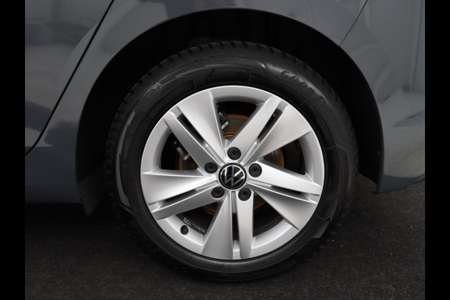 Volkswagen Golf 1.0 TSI Life | Carplay | Navigatie | Adaptive cruise | Sfeerverlichting | Full LED | Climate control | Parkeerhulp | Keyless Start