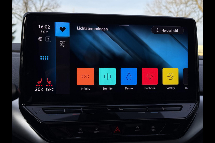 Volkswagen ID.4 Max 77 kWh | Warmtepomp | Panorama | IQ-Light | 360 Camera |