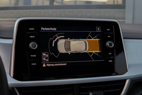 Volkswagen T-Roc 1.5 TSI Goal Edition PDC|Stoelverwarming|Carplay|Dodehoeksensor|ACC|LMV