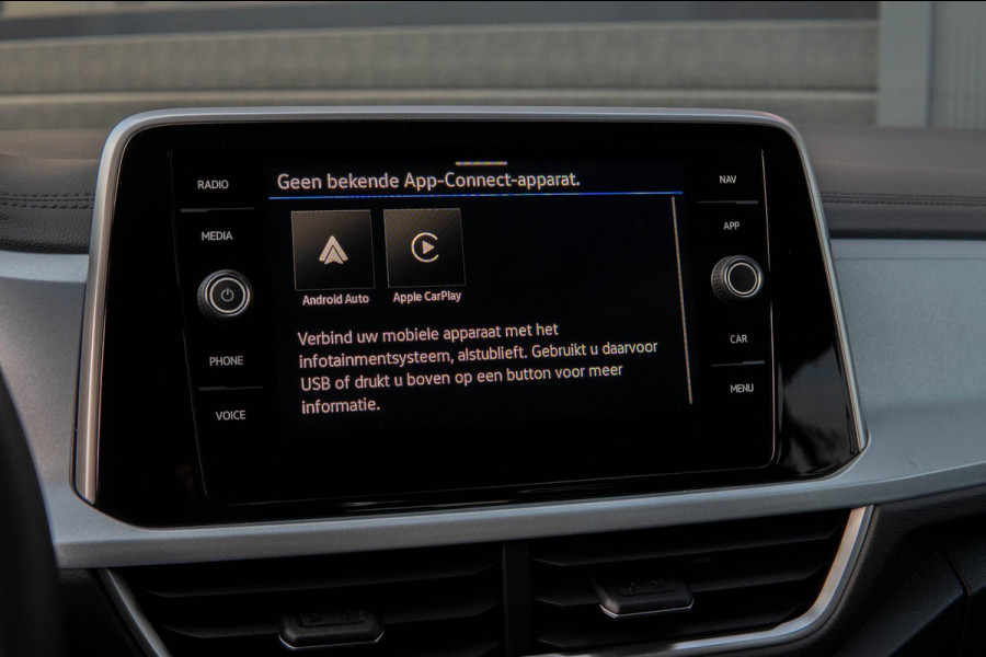 Volkswagen T-Roc 1.5 TSI Goal Edition PDC|Stoelverwarming|Carplay|Dodehoeksensor|ACC|LMV