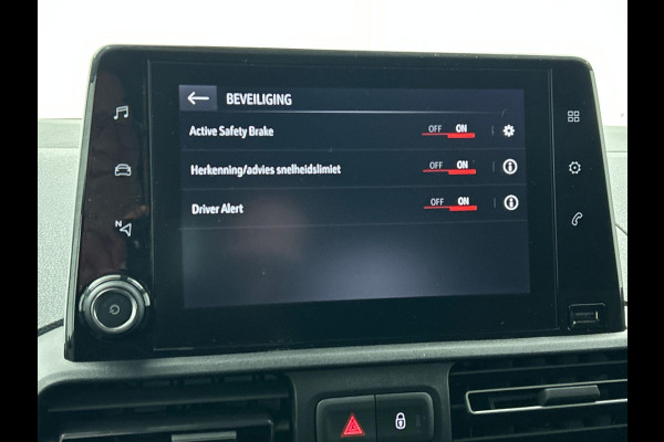 Opel Combo 1.5D L1H1 130pk Automaat Edition Airco Navigatie Apple Carplay/ Android Auto Trekhaak Betimmerd Cruise Control