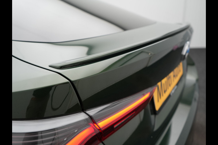 BMW 4 Serie Gran Coupé 430i M Sport 245pk Dealer O.H Sanremo Green | Panodak | Lederen Competition Stoelen Memory & Verwarmd | Adaptive Onderstel | 360 Camera | Harman & Kardon | 19" L.M | Carbon | Apple Carplay | Navigatie | Blis | Virtual | DAB |
