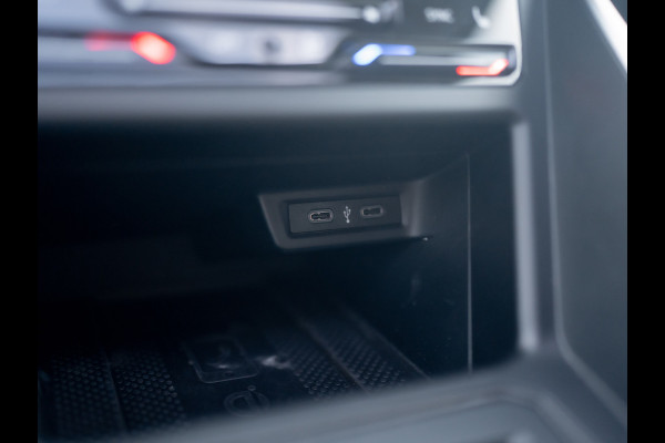 Volkswagen Taigo 1.0 TSI Life Business | Panodak | IQ Light | Keyless | Prijs Rijklaar!!