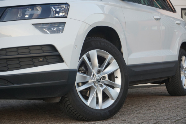 Škoda Karoq 1.0 TSI Business | TREKHAAK | STOELVERWARMING | METALLIC WIT | ACC | VIRTUAL COCKPIT |