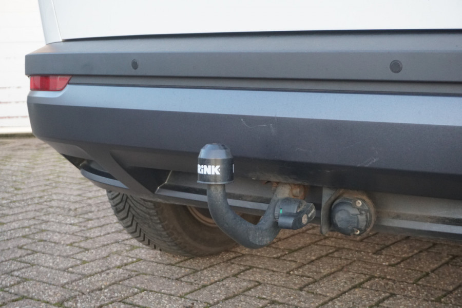 Škoda Karoq 1.0 TSI Business | TREKHAAK | STOELVERWARMING | METALLIC WIT | ACC | VIRTUAL COCKPIT |