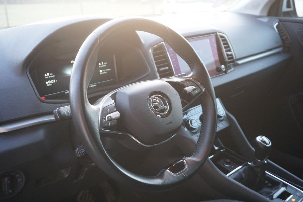 Škoda Karoq 1.0 TSI Business | TREKHAAK | STOELVERWARMING | METALLIC WIT | ACC | VIRTUAL COCKPIT |