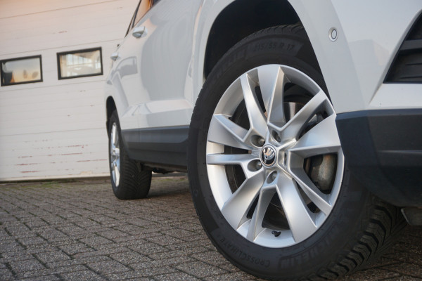 Škoda Karoq 1.0 TSI Business | TREKHAAK | STOELVERWARMING | METALLIC WIT | ACC | VIRTUAL COCKPIT |