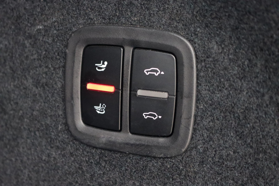 Porsche Cayenne Coupé 3.0 Aut8 | Luchtvering | Panoramadak | BOSE | Trekhaak | Leder | Memory | Stoelverwarming V+A | PDLS | Sport-Chrono-pakket | Soft-Close | Verwarmd Stuurwiel |