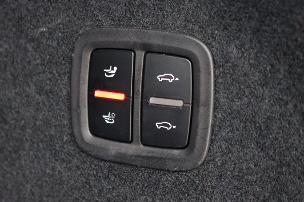 Porsche Cayenne Coupé 3.0 Aut8 | Luchtvering | Panoramadak | BOSE | Trekhaak | Leder | Memory | Stoelverwarming V+A | PDLS | Sport-Chrono-pakket | Soft-Close | Verwarmd Stuurwiel |