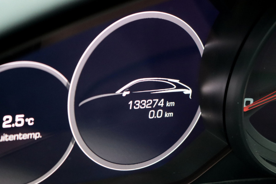 Porsche Cayenne Coupé 3.0 Aut8 | Luchtvering | Panoramadak | BOSE | Trekhaak | Leder | Memory | Stoelverwarming V+A | PDLS | Sport-Chrono-pakket | Soft-Close | Verwarmd Stuurwiel |