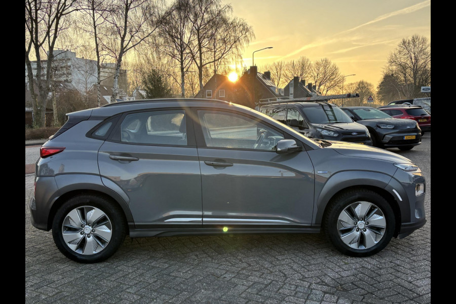 Hyundai Kona EV Comfort 64 kWh 204pk Adaptieve Cruise | Krell Audio | Achteruitrijcamera | Navigatie