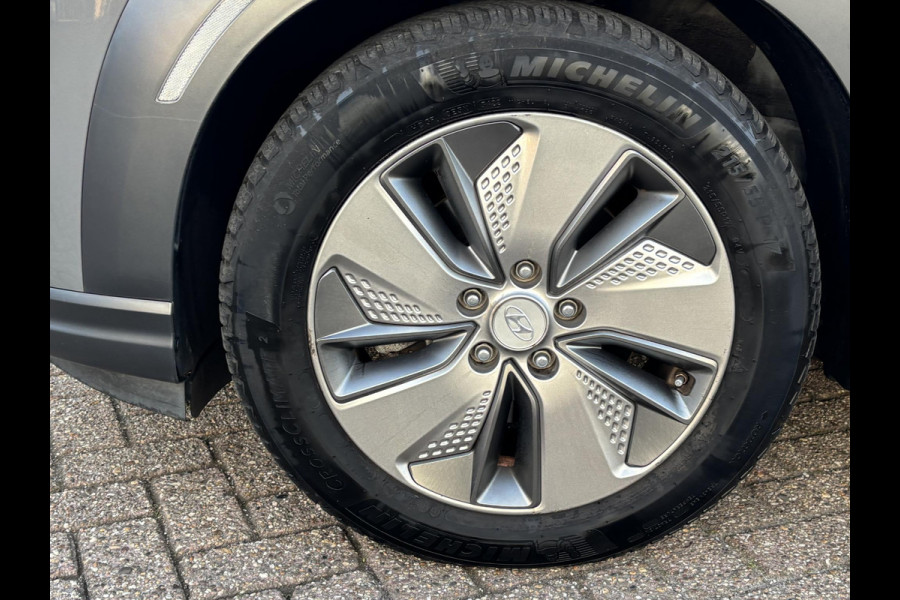 Hyundai Kona EV Comfort 64 kWh 204pk Adaptieve Cruise | Krell Audio | Achteruitrijcamera | Navigatie