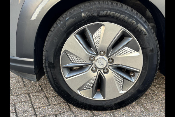 Hyundai Kona EV Comfort 64 kWh 204pk Adaptieve Cruise | Krell Audio | Achteruitrijcamera | Navigatie