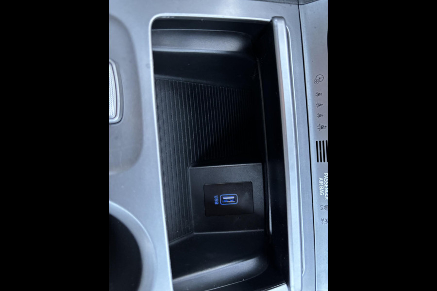 Hyundai Kona EV Comfort 64 kWh 204pk Adaptieve Cruise | Krell Audio | Achteruitrijcamera | Navigatie