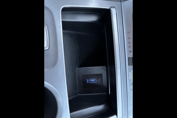 Hyundai Kona EV Comfort 64 kWh 204pk Adaptieve Cruise | Krell Audio | Achteruitrijcamera | Navigatie