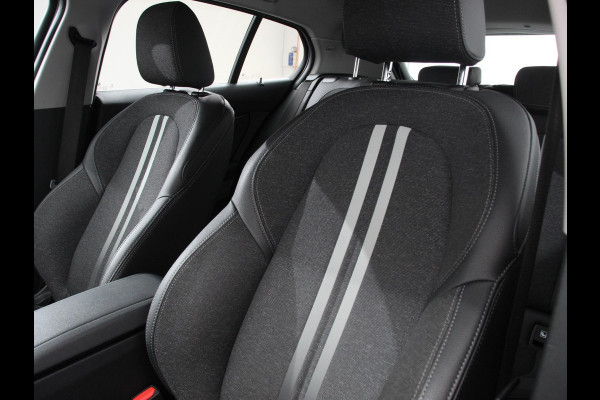 BMW 1-serie 118i Automaat High Executive | Navigatie | Apple Carplay/Android Auto | Parkeersensoren | Virtual Cockpit | Stoelverwarming | Cruise Control | Ledverlichting | Sfeerverlichting | Getinte ramen | Climate Control