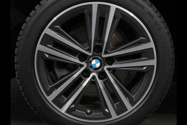 BMW 1-serie 118i Automaat High Executive | Navigatie | Apple Carplay/Android Auto | Parkeersensoren | Virtual Cockpit | Stoelverwarming | Cruise Control | Ledverlichting | Sfeerverlichting | Getinte ramen | Climate Control