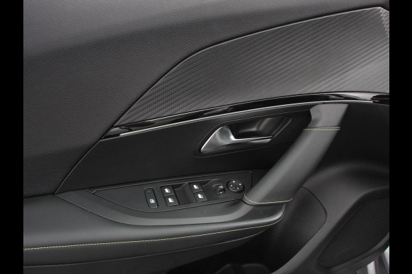 Peugeot 2008 1.2 PureTech 130 GT Automaat Clima Control Camera Achter Navigatie d.m.v. Apple Carplay / Android auto Velgen 17 inch