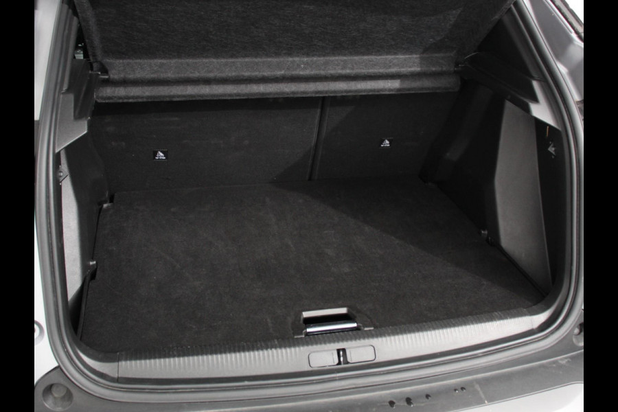 Peugeot 2008 1.2 PureTech 130 GT Automaat Clima Control Camera Achter Navigatie d.m.v. Apple Carplay / Android auto Velgen 17 inch